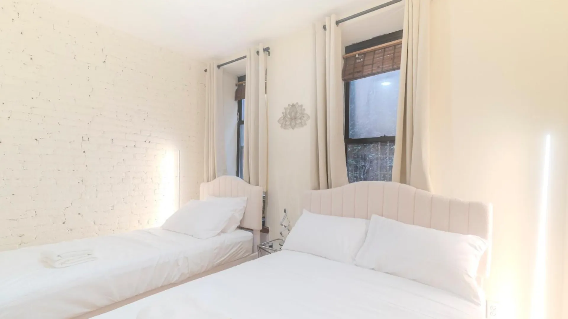 New York City Stay2 Close To Time Square, Central Park, Columbus Circle, Health Kitchen contacts